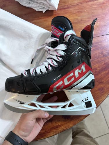 2023 CCM JetSpeed FT6 Pro Hockey Skates Regular Width Size 6 (New)