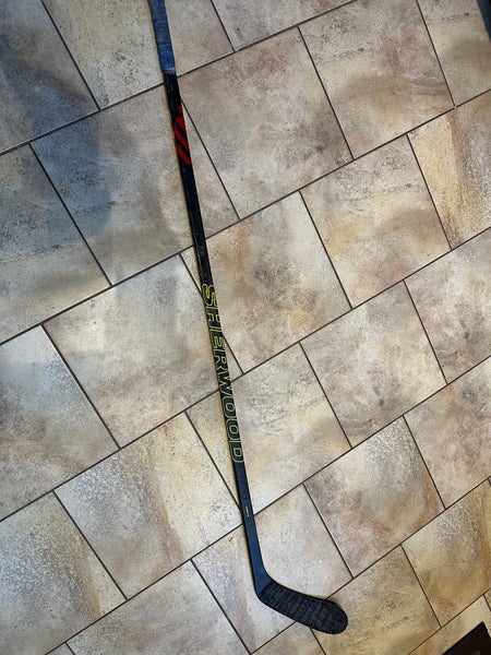 Intermediate Sher-Wood Rekker Left Hand Hockey Stick P28 (Used)