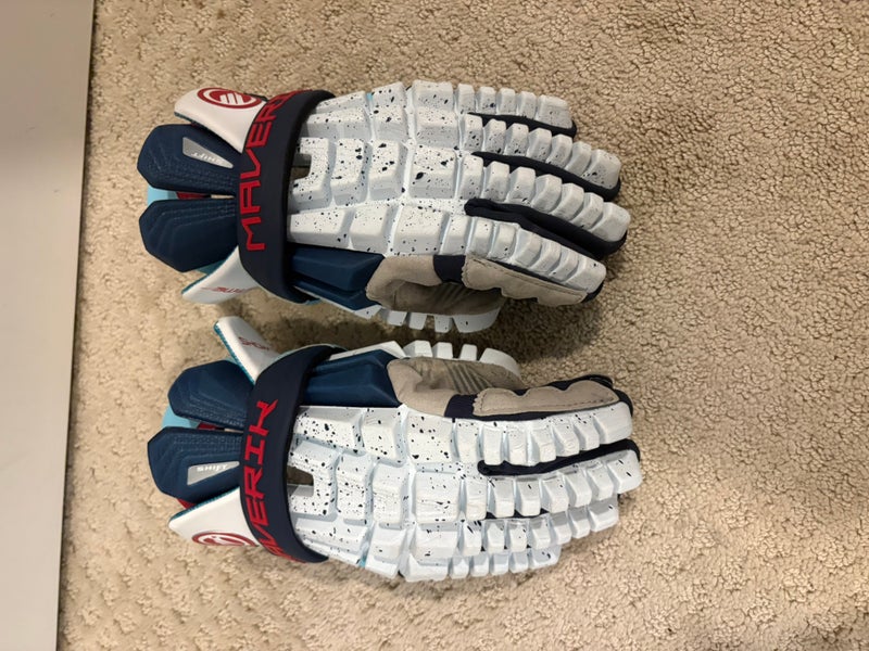 Showtime 2024 Lacrosse Gloves 13" (Practically New)