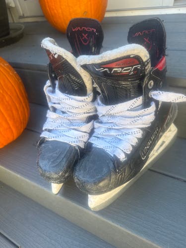 Bauer Vapor 3X Hockey Skates Size 5 (Used)