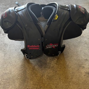 Medium Youth Riddell JPK+ Shoulder Pads (Used)