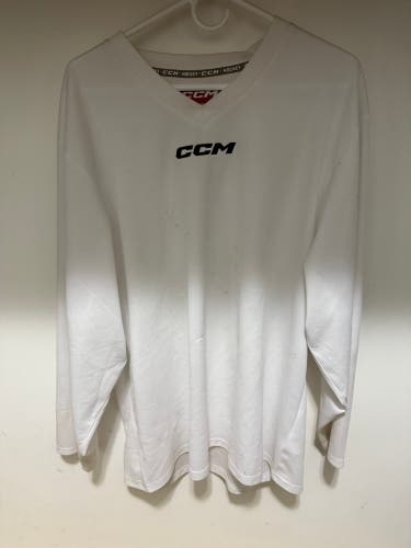 White Medium Adult Unisex CCM 5000 Jersey (Used)