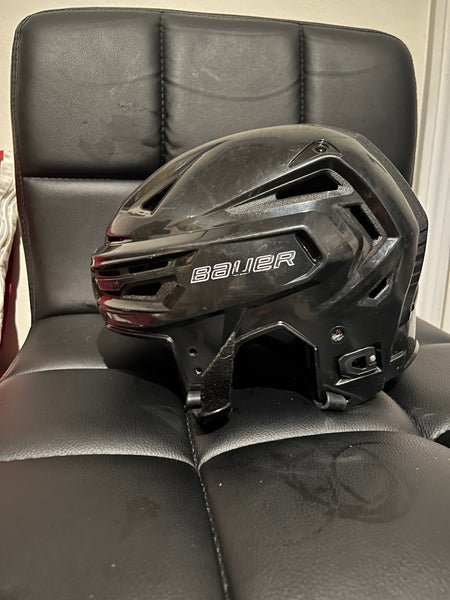 Small Bauer Re-Akt 150 Helmet (Used)