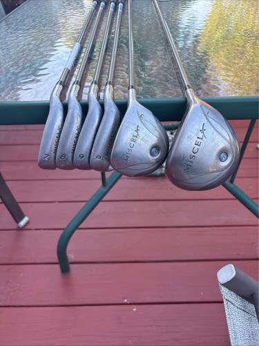 RH TaylorMade Ladies Miscela 6 Golf Club Set 7-PW W/ Driver & 3 Wood Ladies Flex