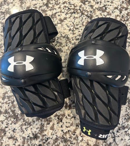 Under Armour lacrosse arm pads NEW black VFT L large $85