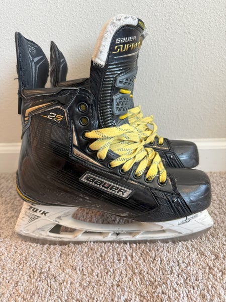 Bauer Supreme 2S Pro Hockey Skates Regular Width 8 (Used)