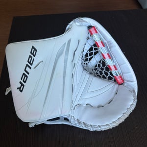 NEED GONE: Bauer Hyperlite 2 Goalie Glove
