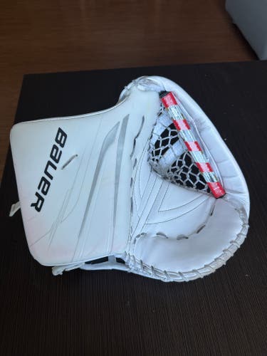 NEED GONE: Bauer Hyperlite 2 Goalie Glove