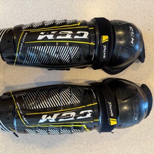 Junior CCM Tacks 9040 13" Shin Pads (Used)