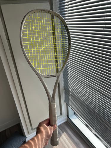 Adult YONEX VCORE 100 Tennis Racquet (Used)