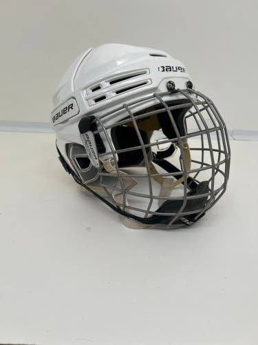 Medium Bauer Re-Akt 75 Helmet (Used)