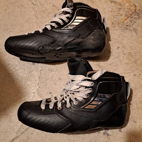 True VH Hockey Goalie Skates 9.5 (Used)