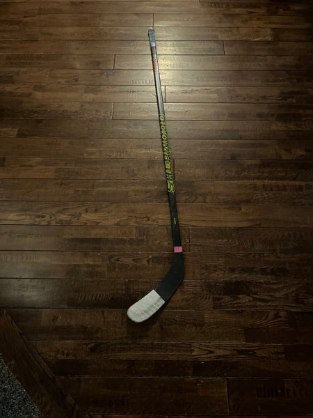 Intermediate Sher-Wood Rekker Right Handed Hockey Stick PP92 (Used)