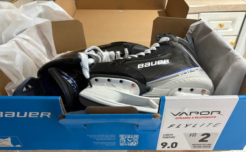 2025 Bauer Vapor Flylite Hockey Skates 9 (Used)