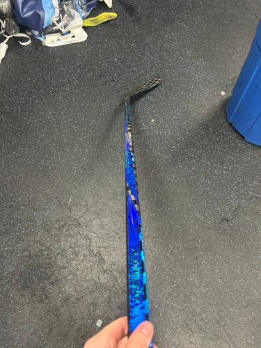 Senior Bauer Twitch Right Handed Hockey Stick P92M Pro Stock (Used)