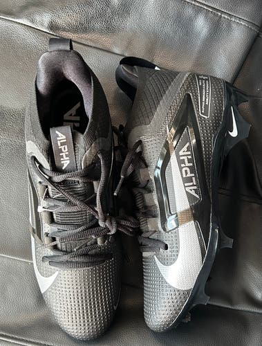Nike Alpha Menace 4 Pro Size M 8.5 (W 9.5) Adult Nike Molded Cleats Cleats (New)