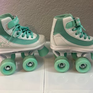 2024 quad Skates Regular Width 12 girls (Used)