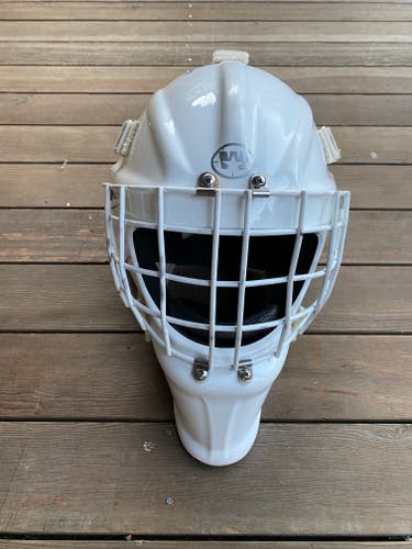 Wall Goalie Mask W1 Junior Large - Excellent Condition - current HECC certification