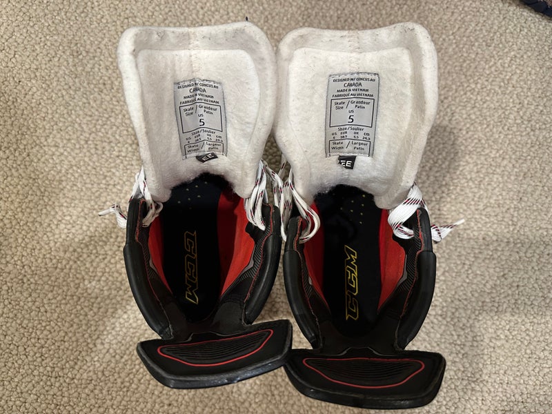 2022 CCM JetSpeed FT2 Hockey Skates Extra Wide Width Size 5 (Used)