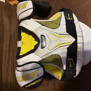 Men's Small Senior Bauer Shoulder Pads (Used)