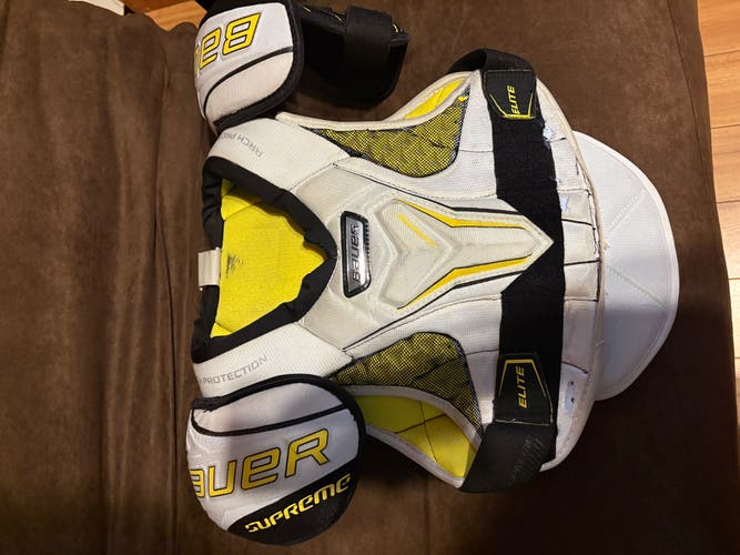 Men's Small Senior Bauer Shoulder Pads (Used)