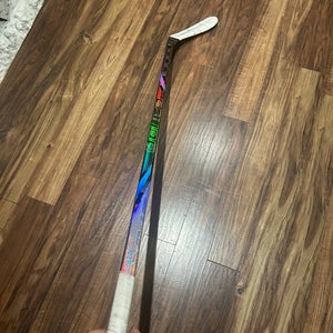 Intermediate Bauer Nexus Tracer Right Handed Hockey Stick P28 (New)