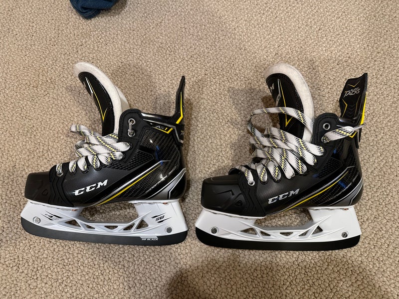 2020 CCM Super Tacks AS1 Hockey Skates Regular Width Size 5