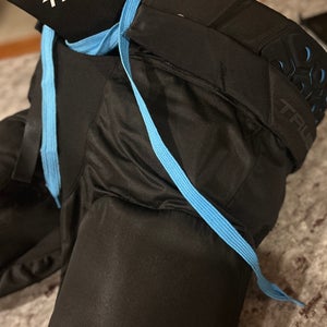 Men's Senior Large True Catalyst 9x4 Hockey Pants (Used)