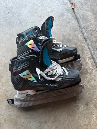 True TF9 Hockey Goalie Skates Regular Width 10 (Used)