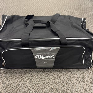 Diamond Delta New) Wheel W/ Extension Handle Equipment Bag