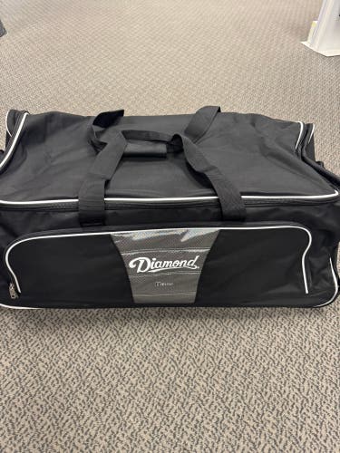 Diamond Delta New) Wheel W/ Extension Handle Equipment Bag