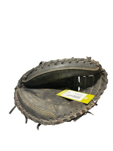 Used Wilson A360 BB/SB Catchers RH Throw Black 32 1/2" 11834-S000040846