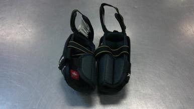 Used CCM TACKS 9550 ELBOW Junior Elbow Pads LG 11339-S000194482