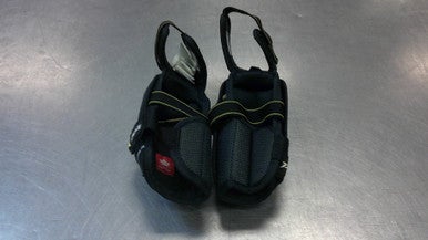 Used CCM TACKS 9550 ELBOW Junior Elbow Pads LG 11339-S000194482