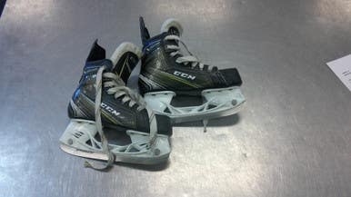 Used CCM VECTOR Junior Hockey Skate Junior 01.5 11339-S000194566