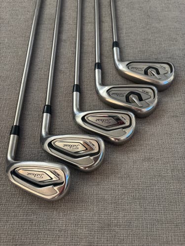 Men's 2021 Titleist 2021 T300 Right Handed Iron Set Regular Flex Graphite Shaft (Used)
