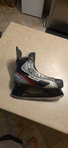 2011 Bauer Hockey Skates Regular Width 10.5 (Used)