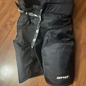 Senior XL Sher-Wood RM9 Hockey Pants (Used)