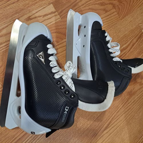 Graf DM1030 Hockey Goalie Skates Regular Width 9.5 (New)
