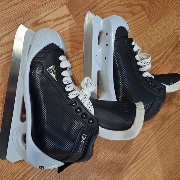 Graf DM1030 Hockey Goalie Skates Regular Width 9.5 (New)