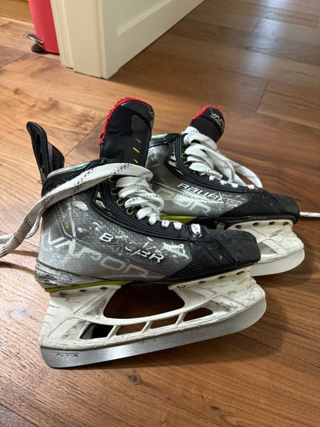 Bauer Vapor Hyperlite Hockey Skates Pro Stock Size 6.5 (Used)