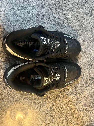 Men's Size M 8.5 (W 9.5) Puma Shoes (Used)