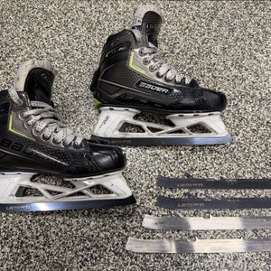 Bauer Elite Hockey Goalie Skates Regular Width Size 4 (Used)