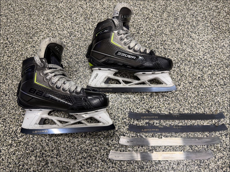 Bauer Elite Hockey Goalie Skates Regular Width Size 4 (Used)