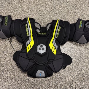 Small / Medium Vaughn Velocity VE8 Junior Goalie Chest Protector Pro Stock