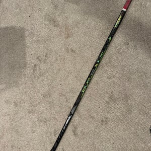 Senior Bauer Ag5nt Right Handed Hockey Stick P28 (Used)