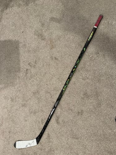 Senior Bauer Ag5nt Right Handed Hockey Stick P28 (Used)