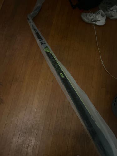 Senior Warrior Alpha LX2 Right Handed Hockey Stick W88 (New)