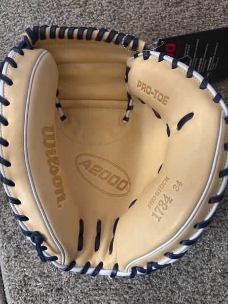 Wilson A2000 RH Catcher's Baseball Glove 34" (New)