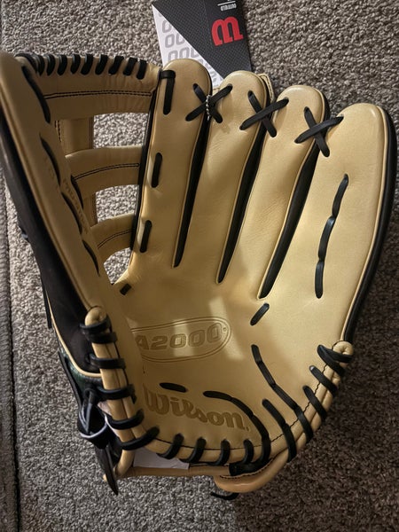 Wilson A2000 RH Outfield Baseball Glove 12.75" (New)
